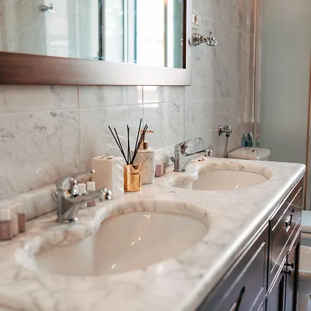 Nono Ban West Coast Сплит