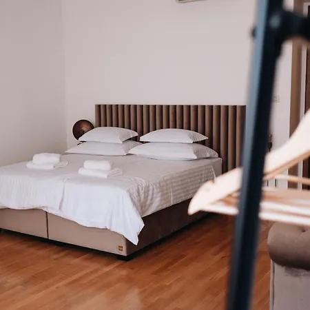 Nono Ban West Coast Сплит