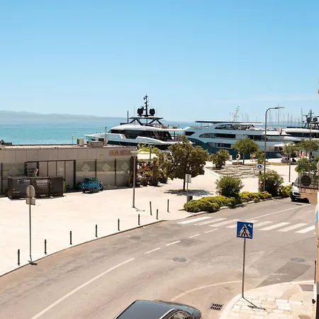 Апартаменты Nono Ban West Coast Сплит